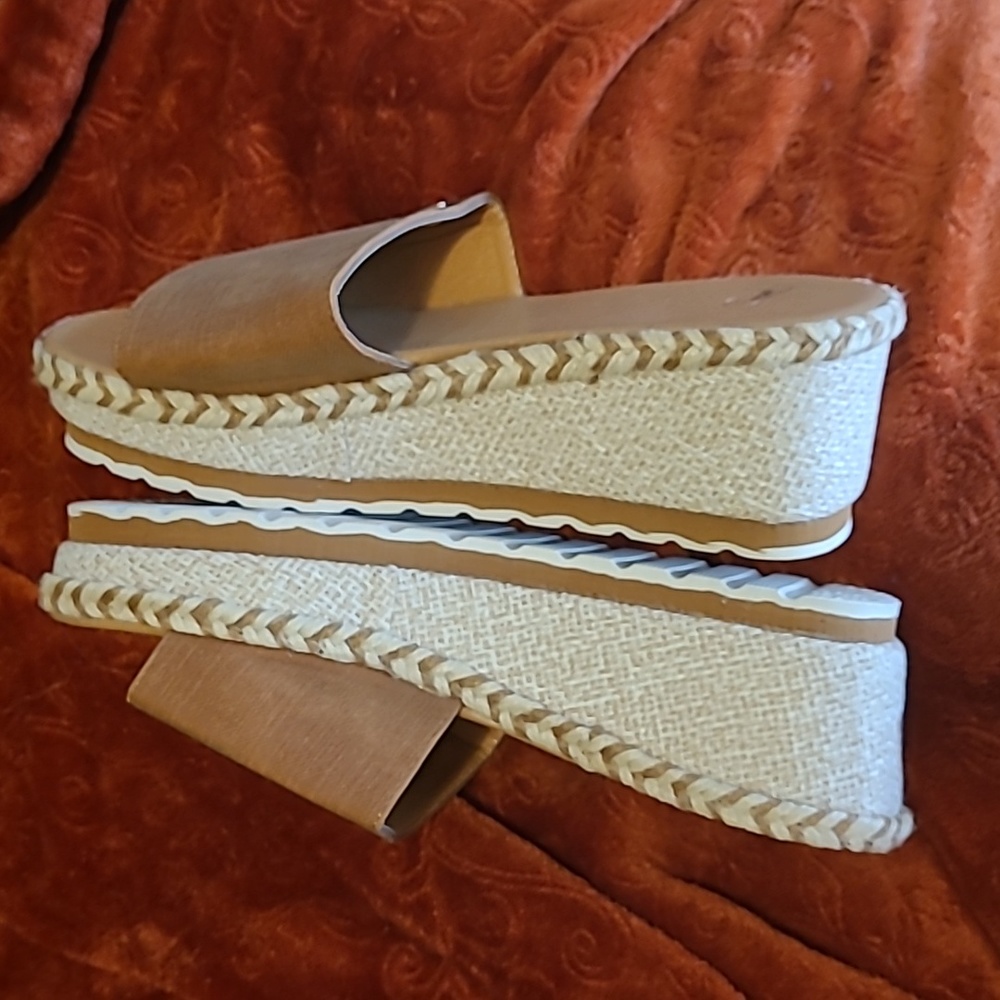 Ladies sandal - Picture 2 of 3